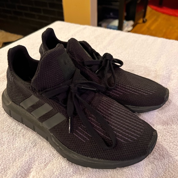 Adidas HIT Training Shoes - Picture 1 of 4